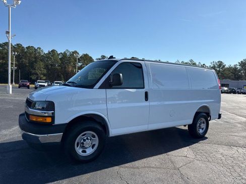 New 2025 Chevrolet Express 2500 image 7
