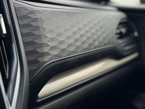 Certified 2025 Subaru Forester Limited image 39