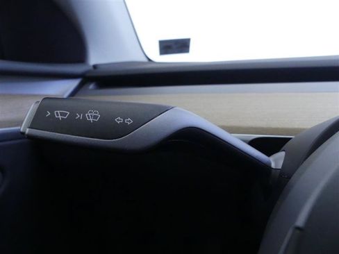 Used 2023 Tesla Model Y Long Range AWD/4WD image 20