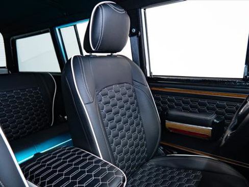 Used 1988 Jeep Grand Wagoneer image 30