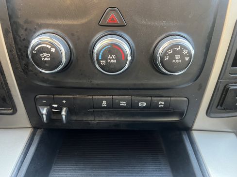 Used 2015 RAM 2500 SLT w/ Luxury Group image 22