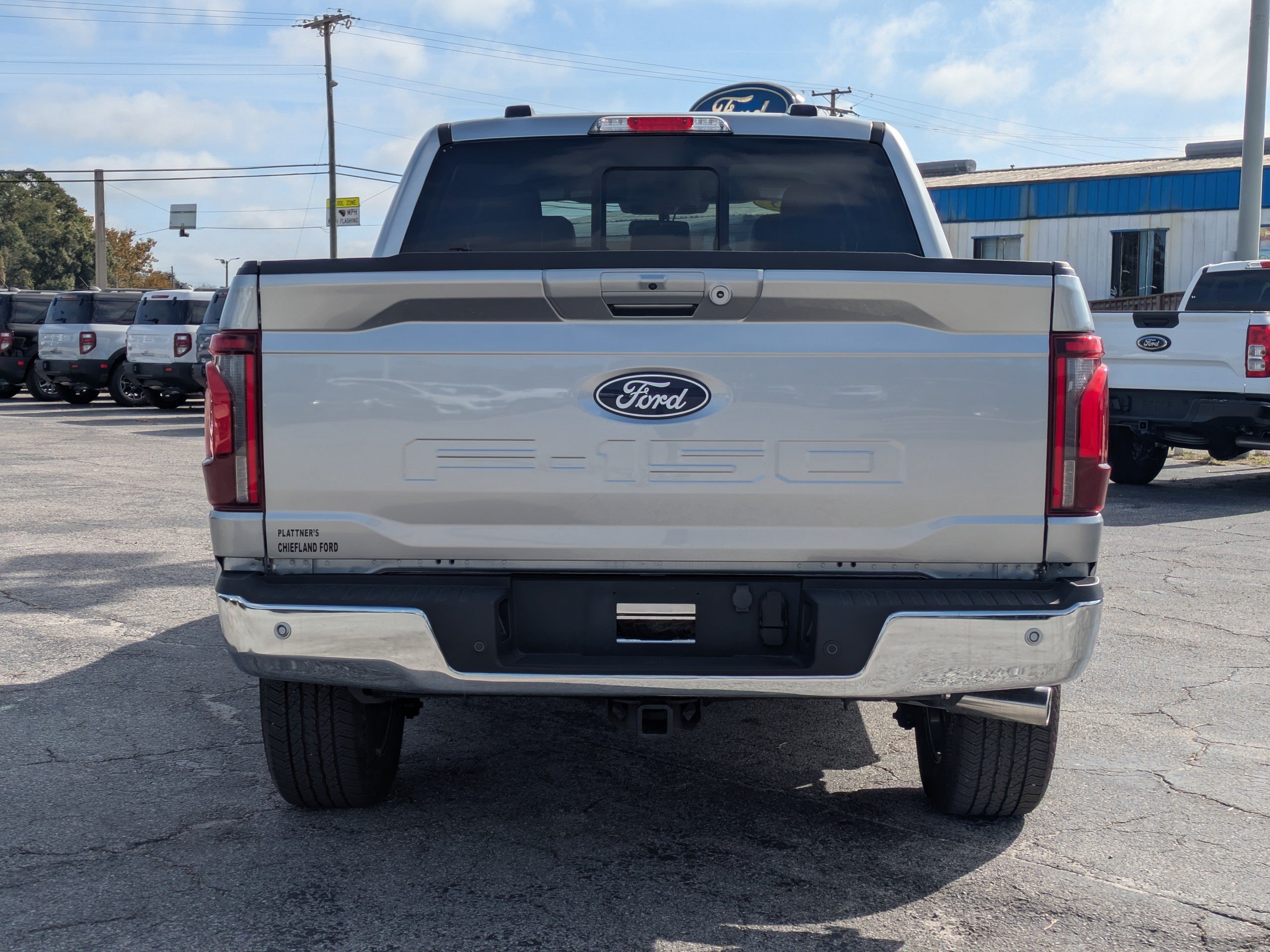 Used 2025 Ford F150 Lariat w/ Equipment Group 501A Mid AWD/4WD image 5