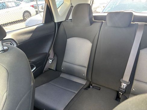 Used 2025 Kia Soul LX w/ LX Technology Package FWD image 37