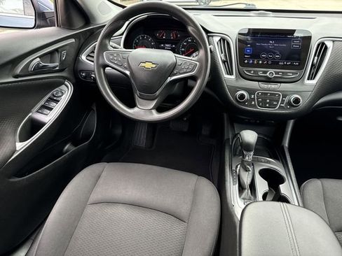 Used 2025 Chevrolet Malibu LT FWD image 10
