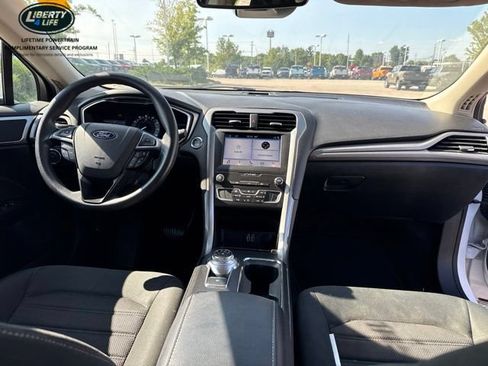 Certified 2019 Ford Fusion SE FWD image 12