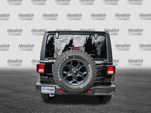 Used 2023 Jeep Wrangler Unlimited w/ Convenience Group AWD/4WD image 9