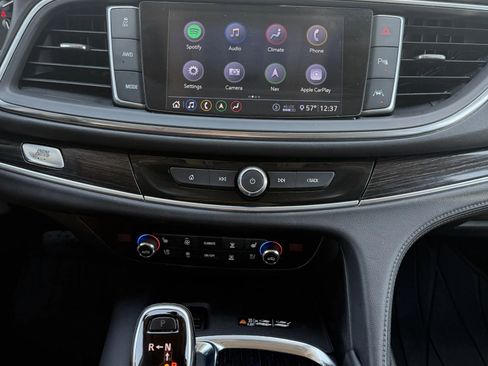 Used 2021 Buick Enclave Avenir w/ Avenir Technology Package AWD/4WD image 10