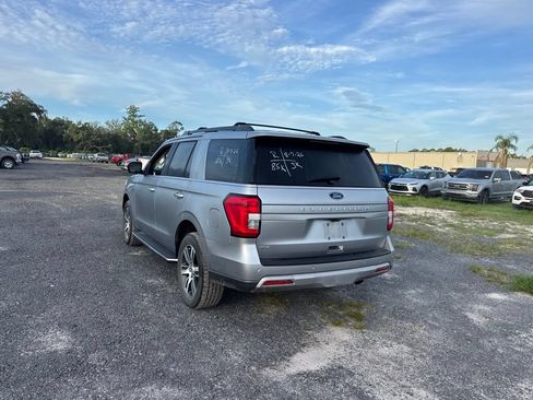 Used 2022 Ford Expedition XLT RWD image 4