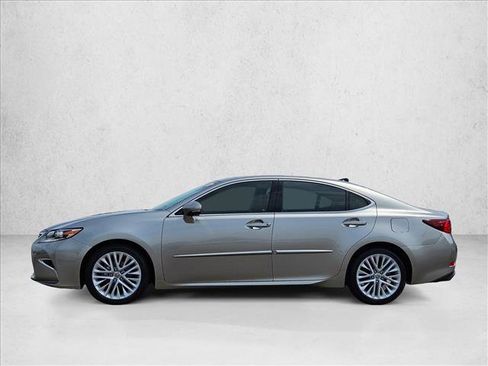 Used 2017 Lexus ES 350 w/ Ultra Luxury Package image 9