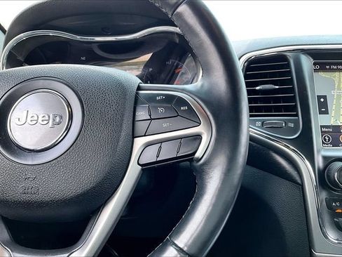 Used 2018 Jeep Grand Cherokee Altitude AWD/4WD image 24