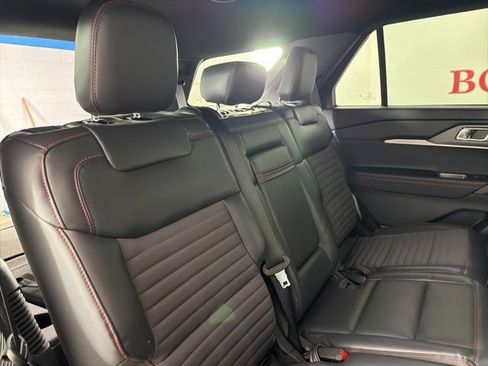 Used 2025 Ford Explorer ST-Line RWD image 17