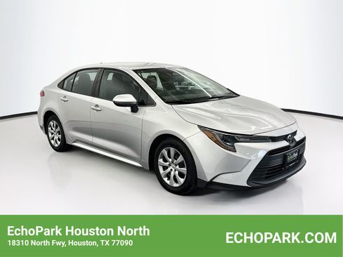 Used 2023 Toyota Corolla LE FWD image 1
