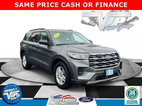 Used 2026 Ford Explorer Active AWD/4WD image 1