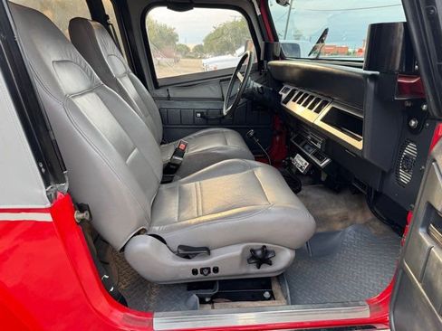 Used 1995 Jeep Wrangler SE image 15