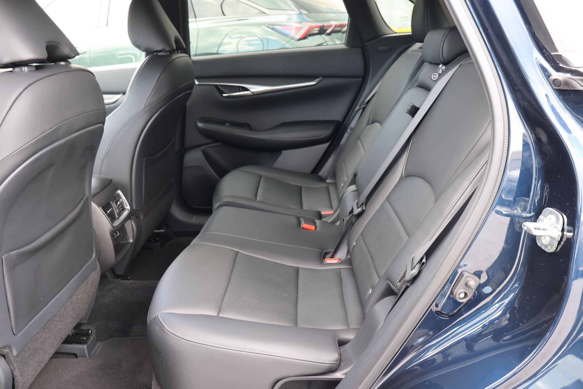 Certified 2024 INFINITI QX50 Luxe FWD image 17