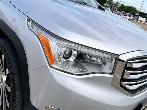Used 2018 GMC Acadia SLE FWD image 29