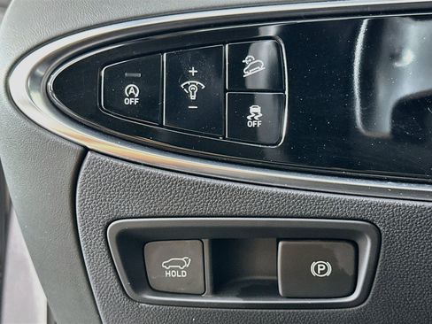 Used 2025 Genesis GV70 2.5T AWD/4WD image 17