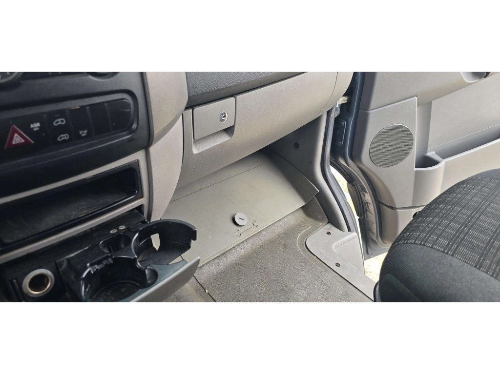 Used 2018 Mercedes-Benz Sprinter 2500 image 12