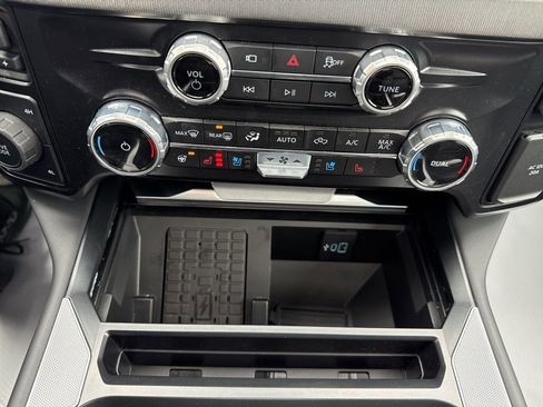 Used 2025 Ford F450 Platinum w/ FX4 Off-Road Package image 19