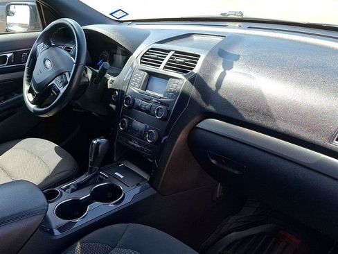 Used 2019 Ford Explorer XLT FWD image 11