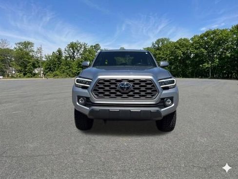 Used 2022 Toyota Tacoma TRD Off-Road w/ Technology Package AWD/4WD image 3