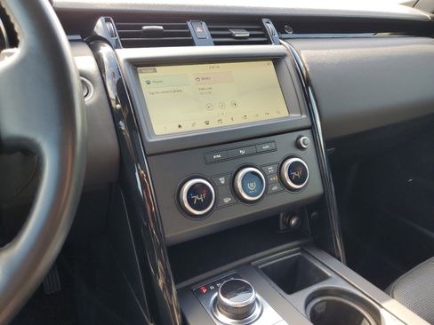 Used 2020 Land Rover Discovery SE image 20