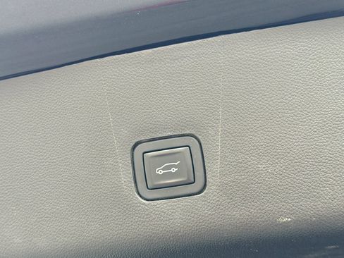 Used 2019 Chevrolet Traverse Premier w/ Redline Edition image 30