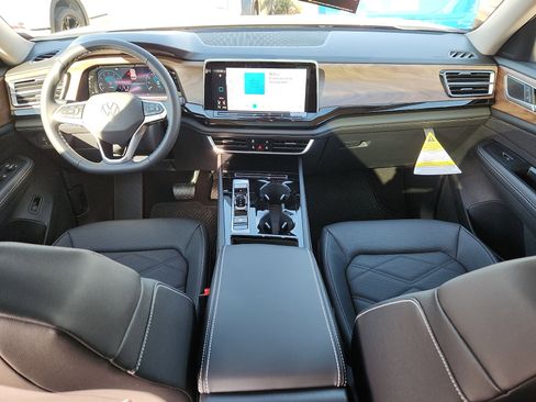 New 2026 Volkswagen Atlas SE image 11