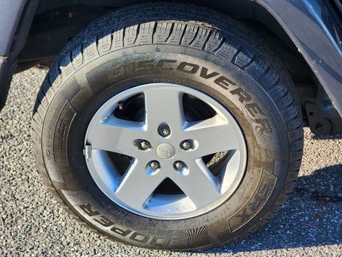 Used 2007 Jeep Wrangler Unlimited Sahara image 12