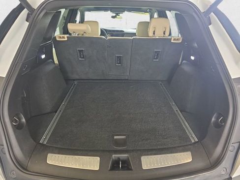 Used 2019 Cadillac XT5 Premium Luxury AWD/4WD image 12
