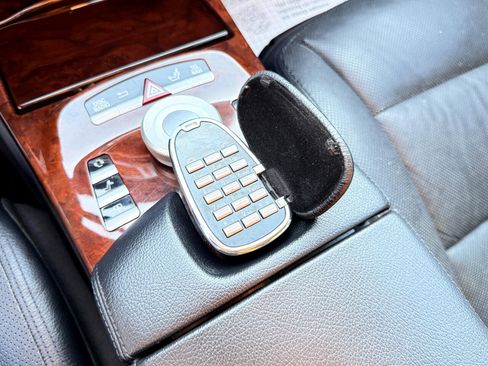 Used 2011 Mercedes-Benz S 550 4MATIC image 53