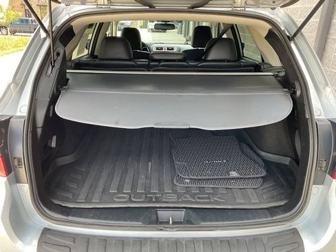 Used 2016 Subaru Outback 2.5i Limited AWD/4WD image 36