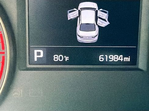 Used 2018 Kia Cadenza Premium image 38