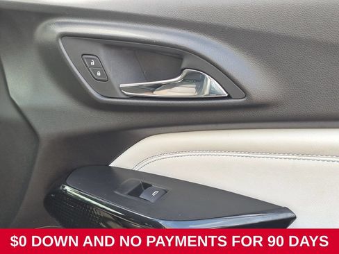 Used 2025 Chevrolet Trax LT w/ LT Convenience Package FWD image 33