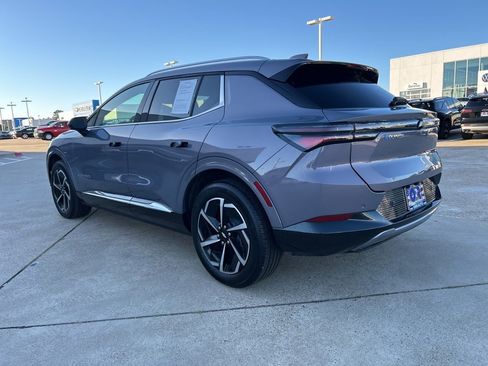 Used 2025 Chevrolet Equinox EV LT w/ Convenience Package image 9