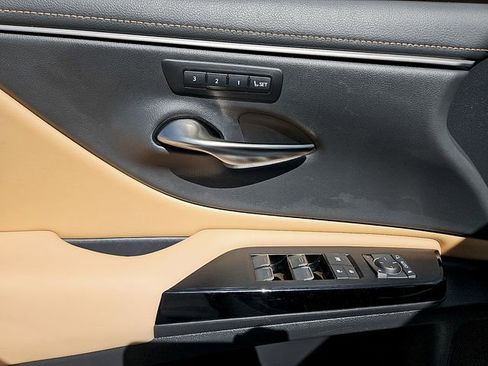 Used 2024 Lexus ES 350 w/ Premium Package image 14