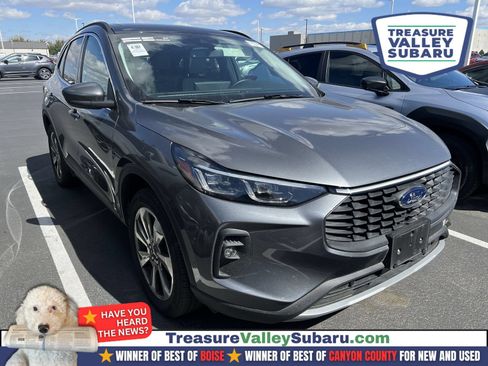 Used 2025 Ford Escape Platinum AWD/4WD image 1