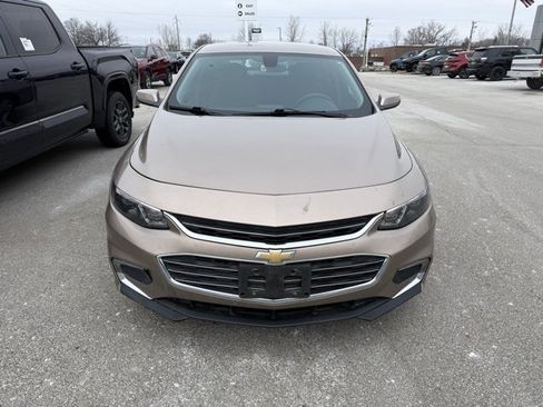Used 2018 Chevrolet Malibu LT image 3