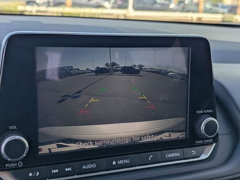 Used 2024 Nissan Rogue SV FWD image 20