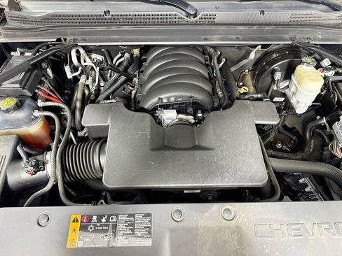 Used 2020 Chevrolet Tahoe LT w/ RST Edition RWD image 38