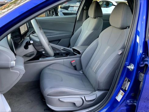Used 2024 Hyundai Elantra SEL image 8