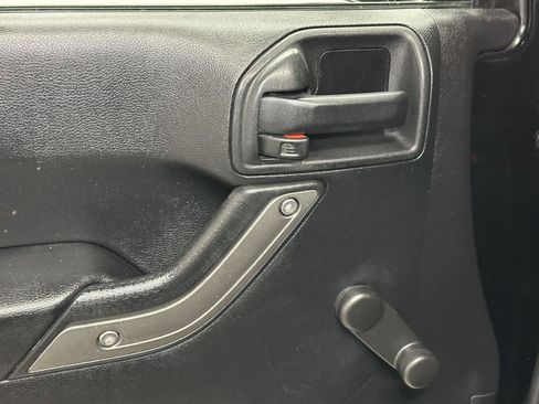 Used 2014 Jeep Wrangler Unlimited Sport w/ Connectivity Group AWD/4WD image 21