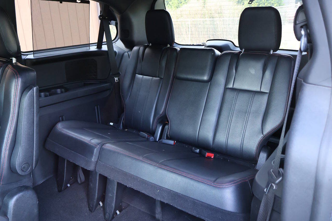 Used 2014 Dodge Grand Caravan R/T w/ Driver Convenience Group FWD image 15
