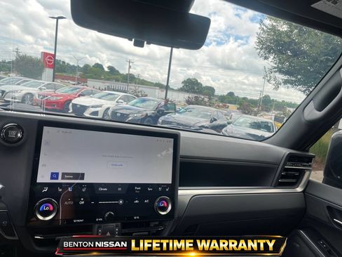 Used 2025 Lexus GX 550 w/ Accessory Package (Z1) AWD/4WD image 16