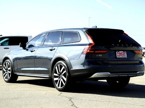Used 2023 Volvo V90 B6 Cross Country Ultimate image 5