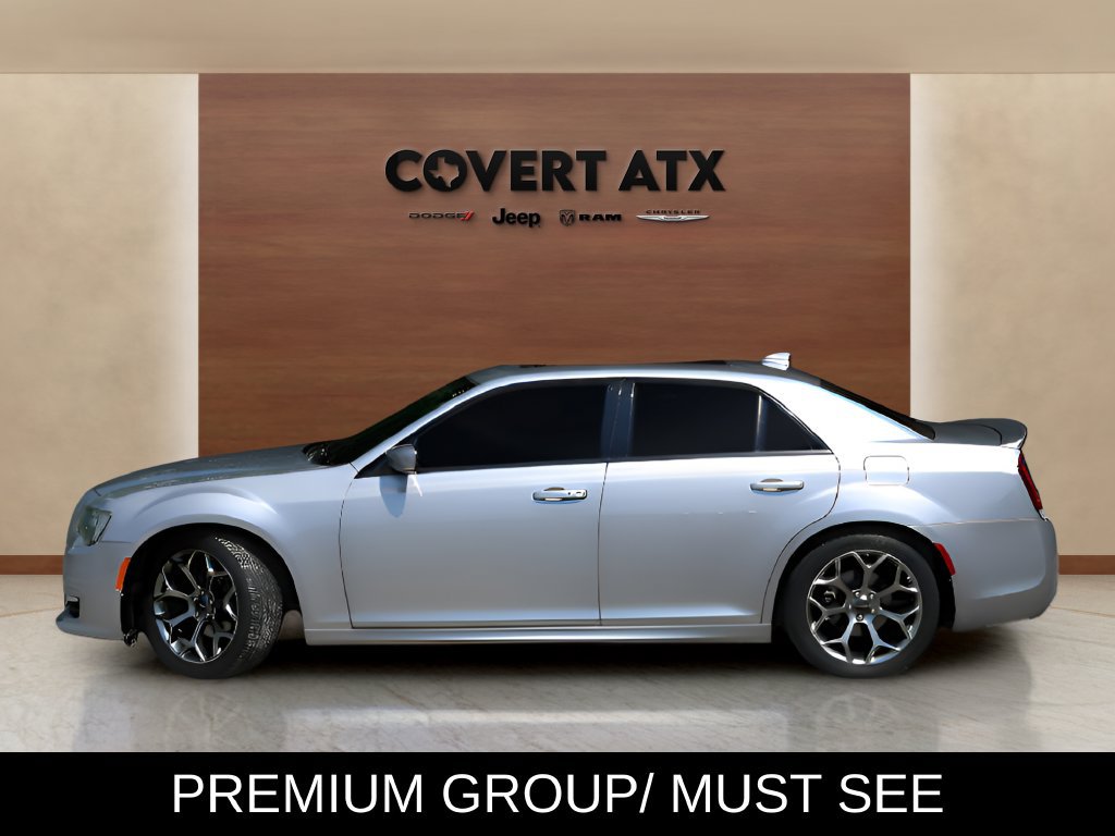 Used 2018 Chrysler 300 S w/ 300S Premium Group RWD image 2