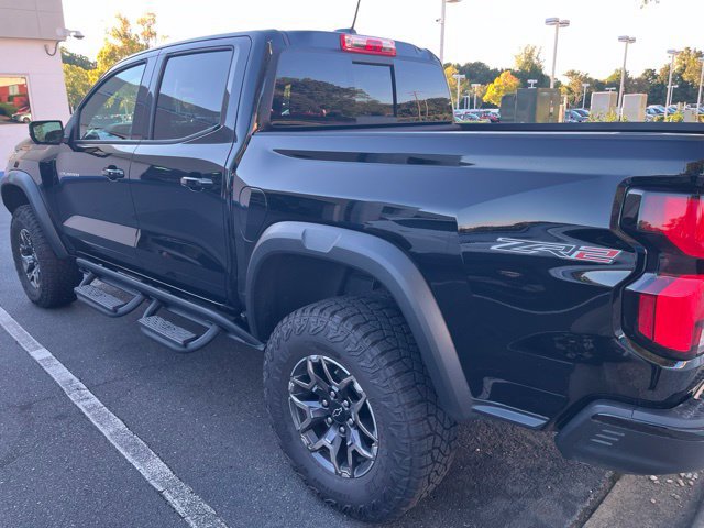 Used 2026 Chevrolet Colorado ZR2 w/ Technology Package AWD/4WD image 4