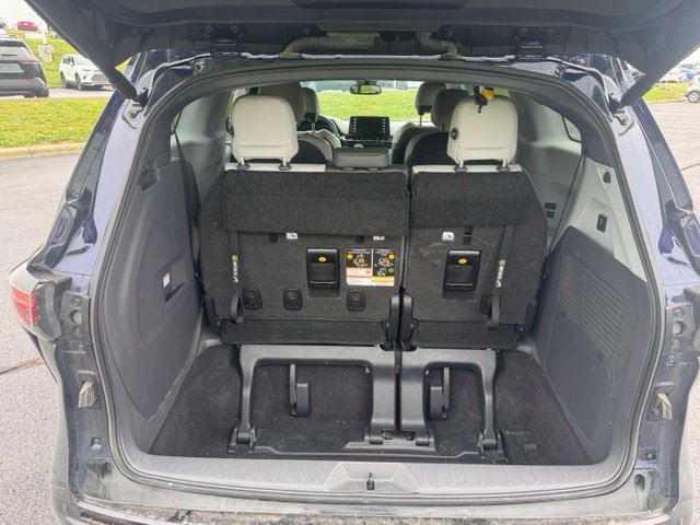Used 2023 Toyota Sienna XSE w/ XSE Plus Package FWD image 13
