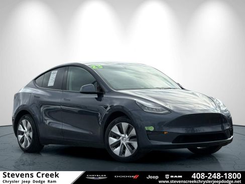 Used 2023 Tesla Model Y Long Range image 1