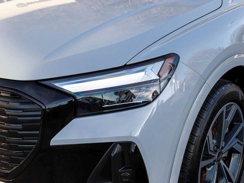 Used 2025 Audi Q4 e-tron Premium image 34